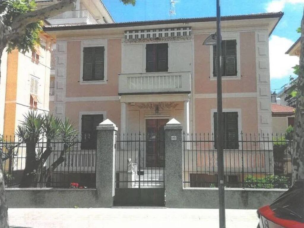 Luxury House for sale in Chiavari, 1 250 000 €, Photo 1