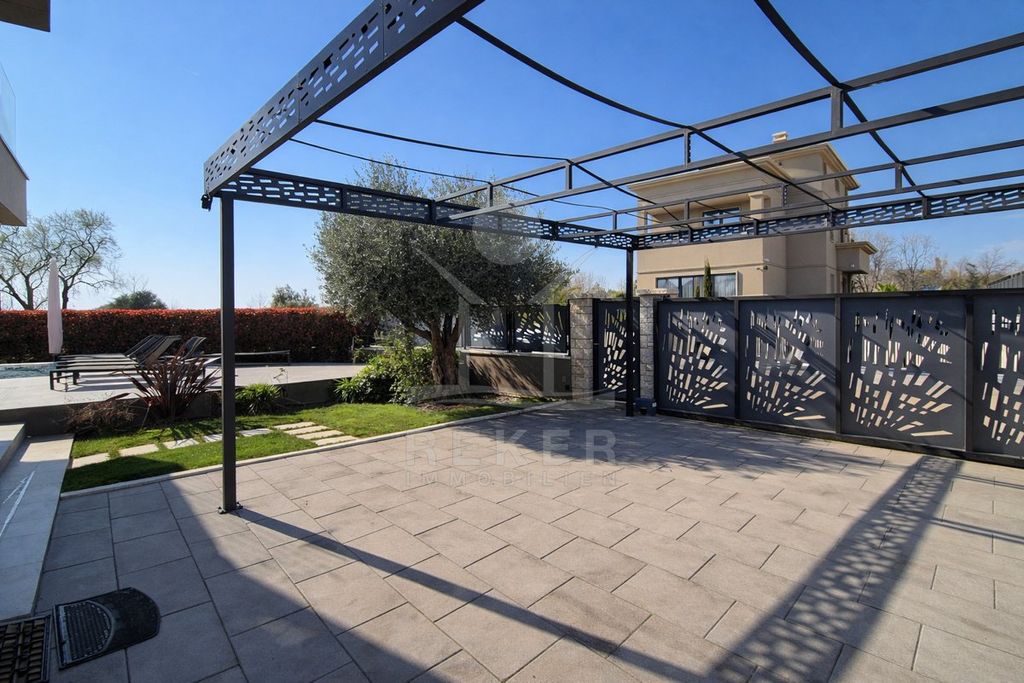 Maison de luxe à vendre à Porec, 1 050 000 €, Photo 3