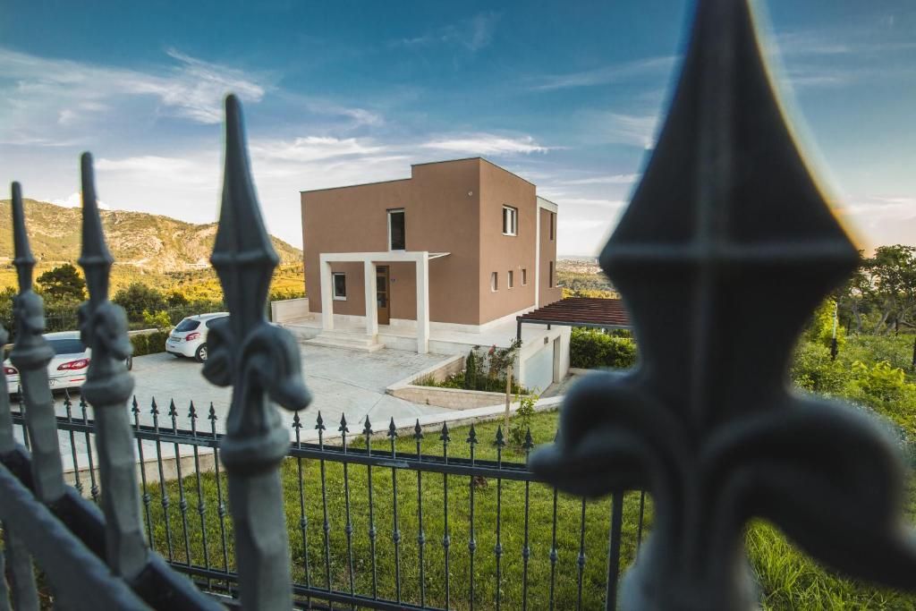 Maison de luxe à vendre à Klis, 1 557 000 €, Photo 4