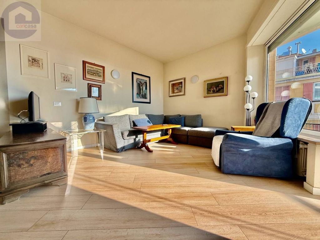 Luxury Apartment for sale in San Remo, 990 000 €, Photo 1