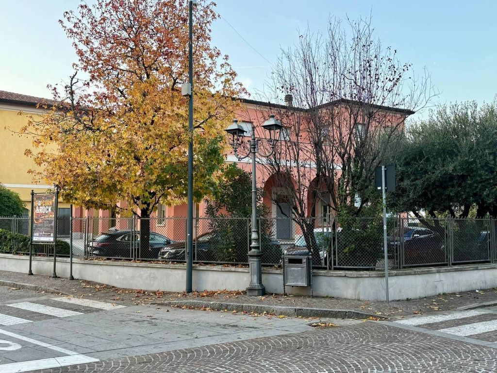 Luxury House for sale in Montichiari, 690 000 €, Photo 3