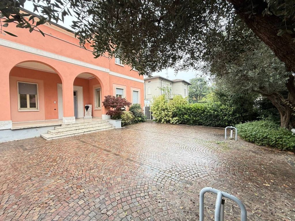 Luxury House for sale in Montichiari, 690 000 €, Photo 7