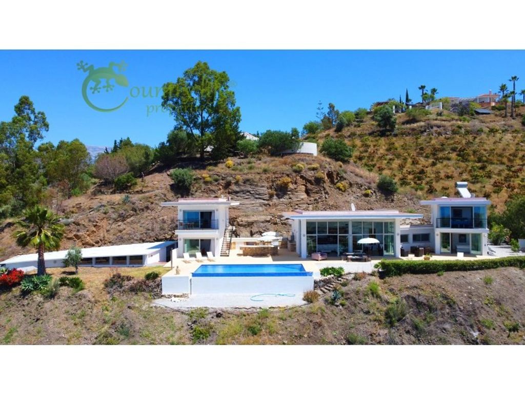 Luxury House for sale in Sayalonga, 1 350 000 €, Photo 2
