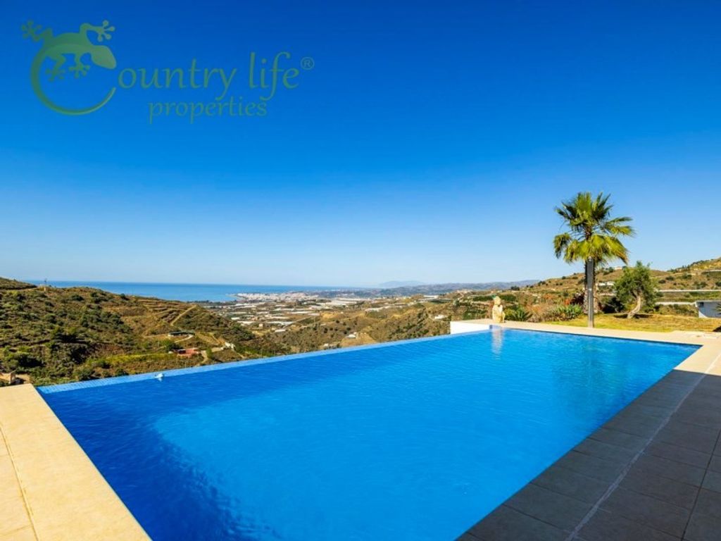 Luxury House for sale in Sayalonga, 1 350 000 €, Photo 4