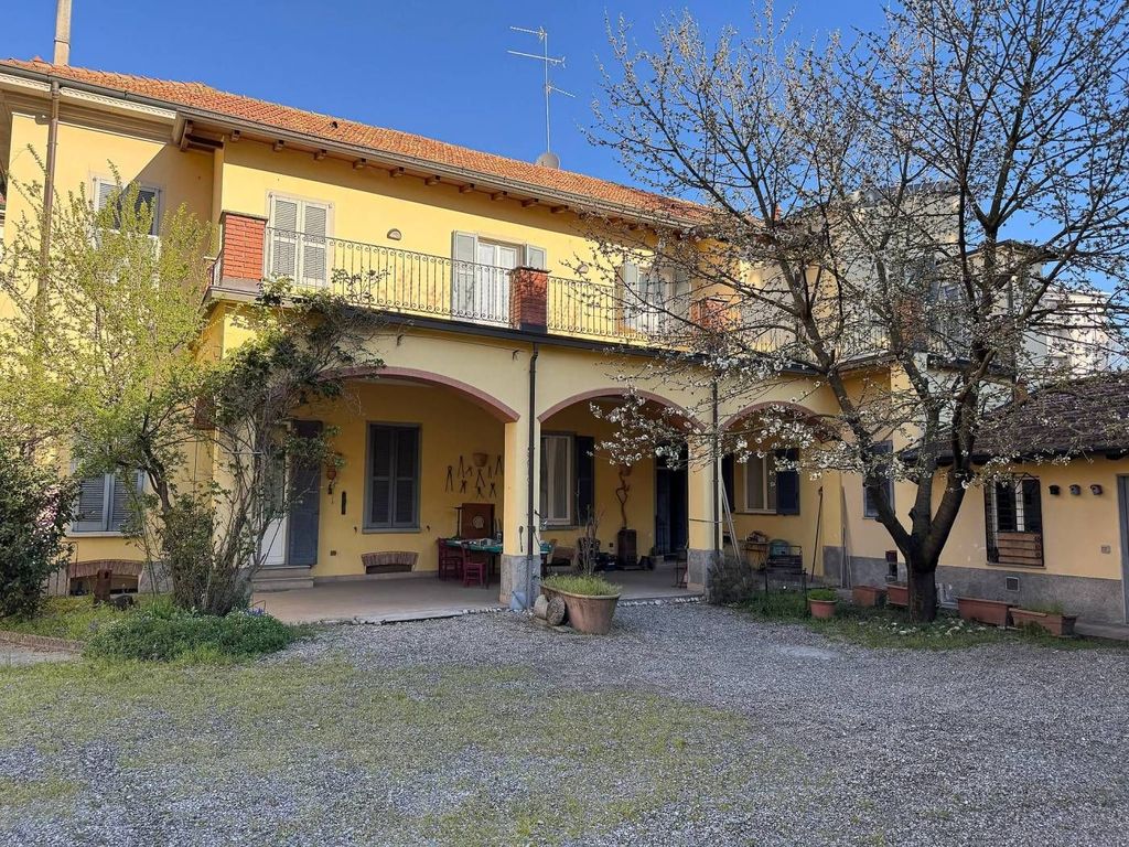 Luxury House for sale in Monza, 1 130 000 €, Photo 1