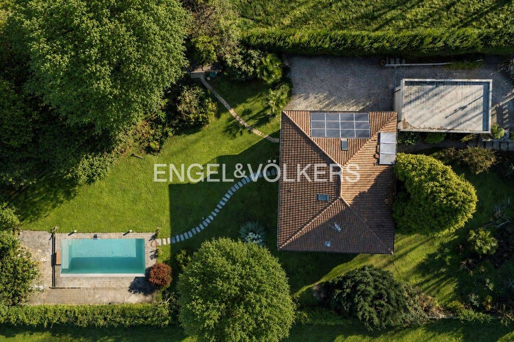 Luxury House for sale in Ranco, 1 100 000 €, Photo 1
