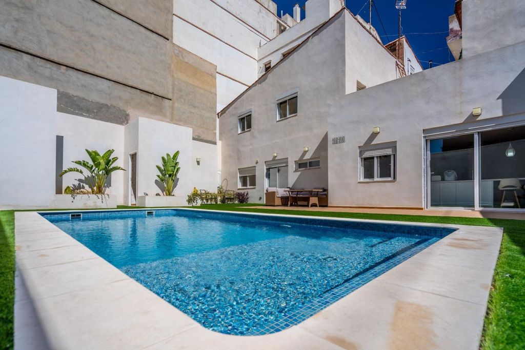 Maison de luxe à vendre à Valencia, 630 000 €, Photo 1