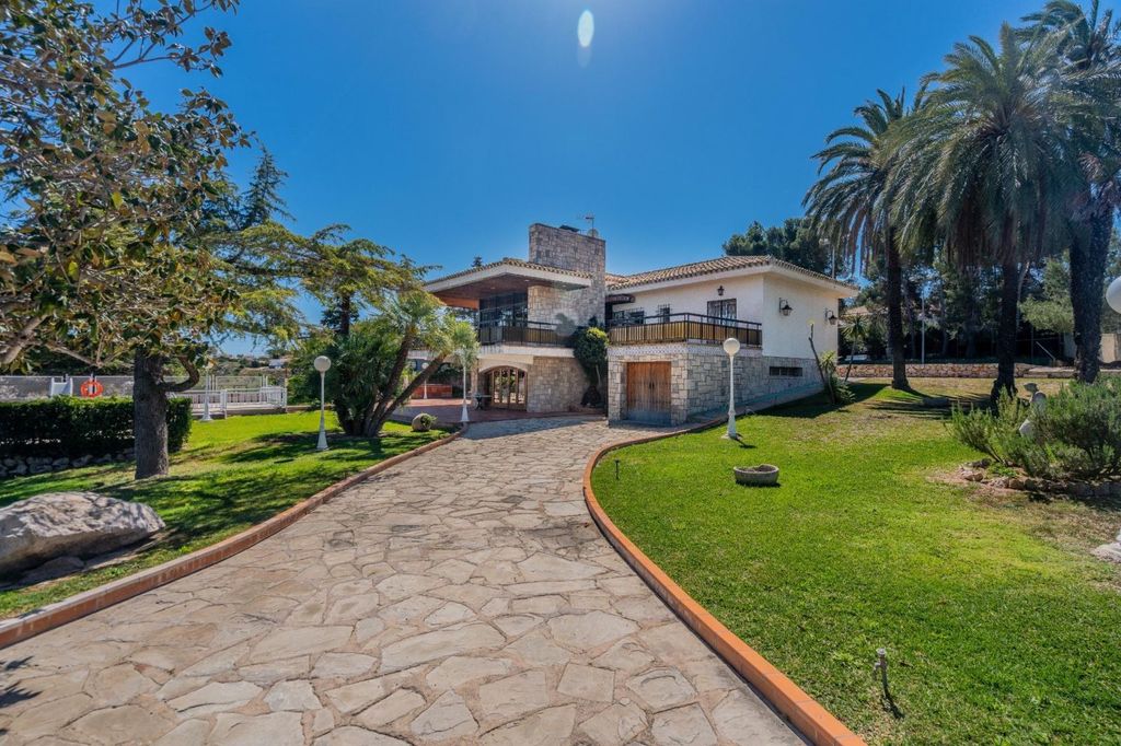 Maison de luxe à vendre à Torrent, 560 000 €, Photo 1