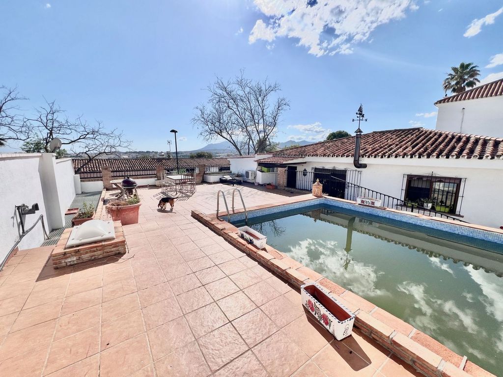 Maison de luxe à vendre à Nueva Andalucia, 795 000 €, Photo 2