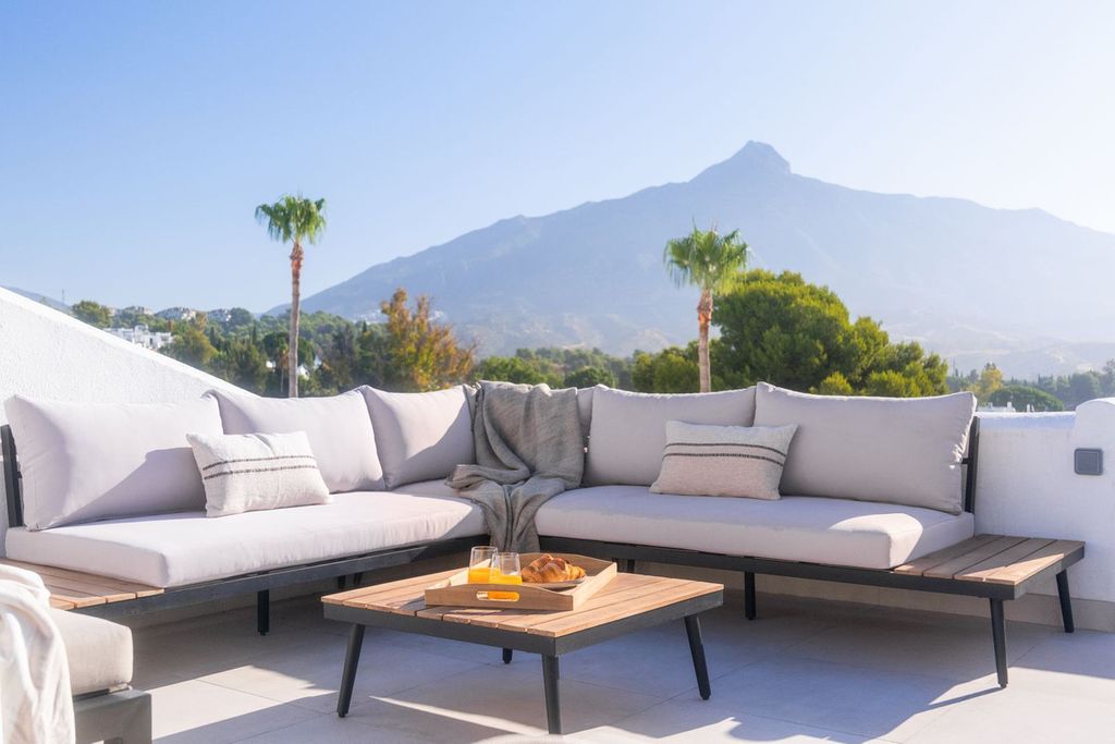 Maison de luxe à vendre à Nueva Andalucia, 715 000 €, Photo 2
