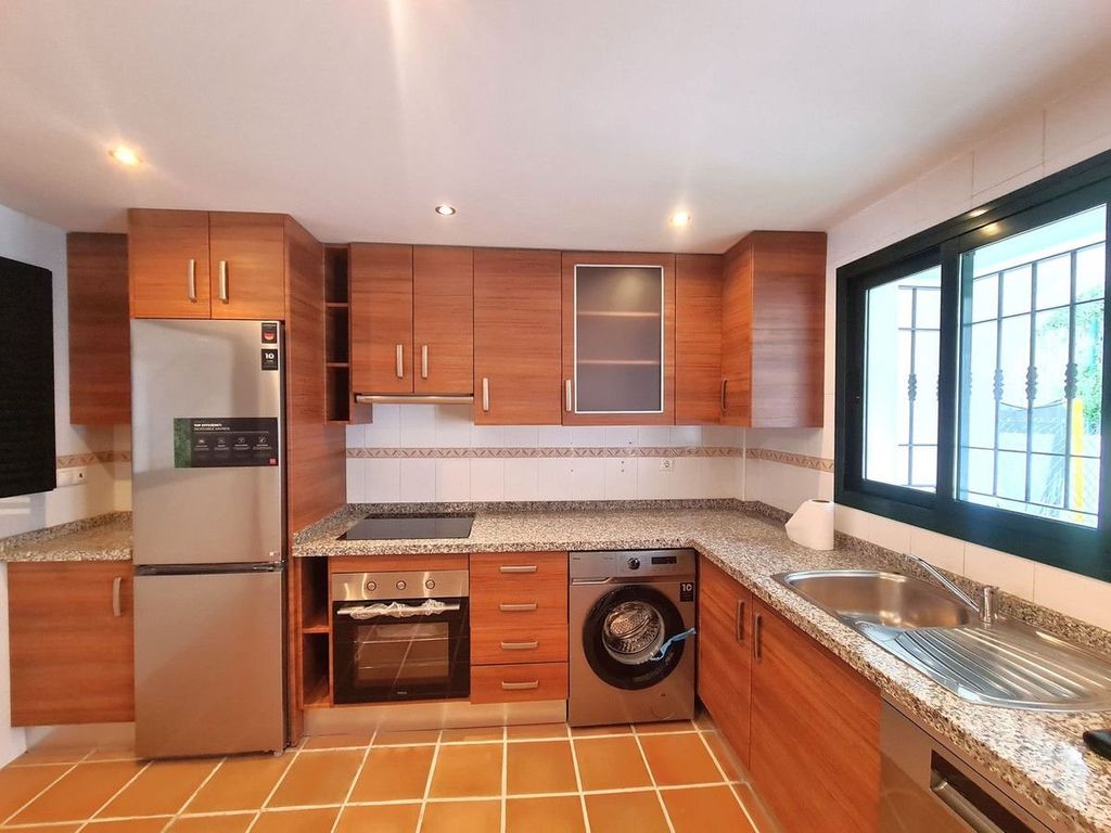Maison de luxe à vendre à Manilva, 560 000 €, Photo 3