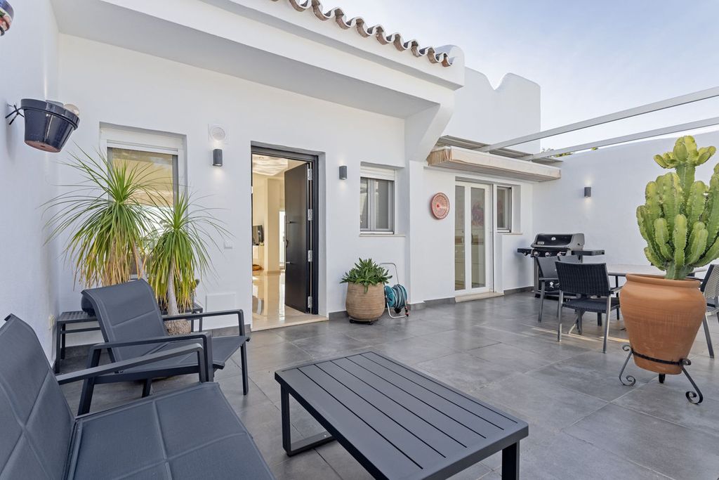 Maison de luxe à vendre à Nueva Andalucia, 995 000 €, Photo 3