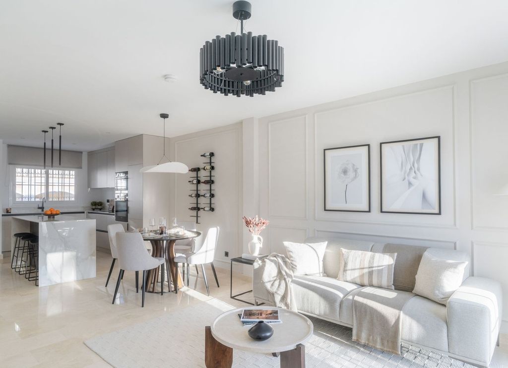 Maison de luxe à vendre à Nueva Andalucia, 715 000 €, Photo 4
