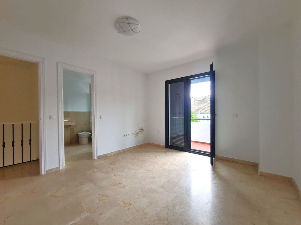 Maison de luxe à vendre à Manilva, 560 000 €, Photo 4