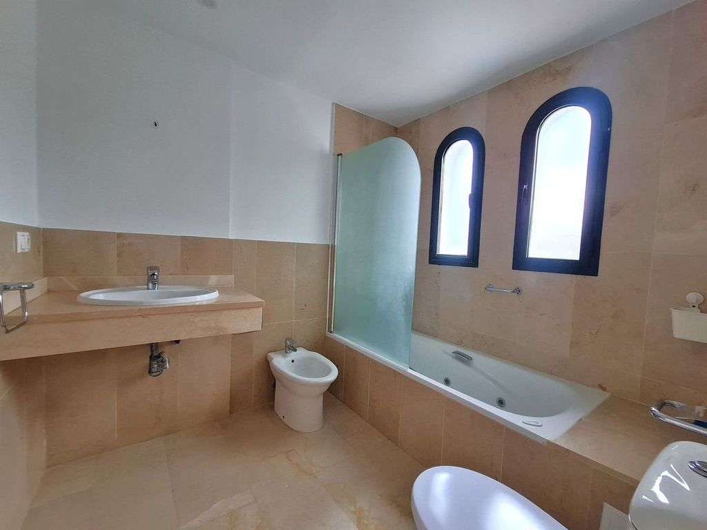 Maison de luxe à vendre à Manilva, 560 000 €, Photo 5