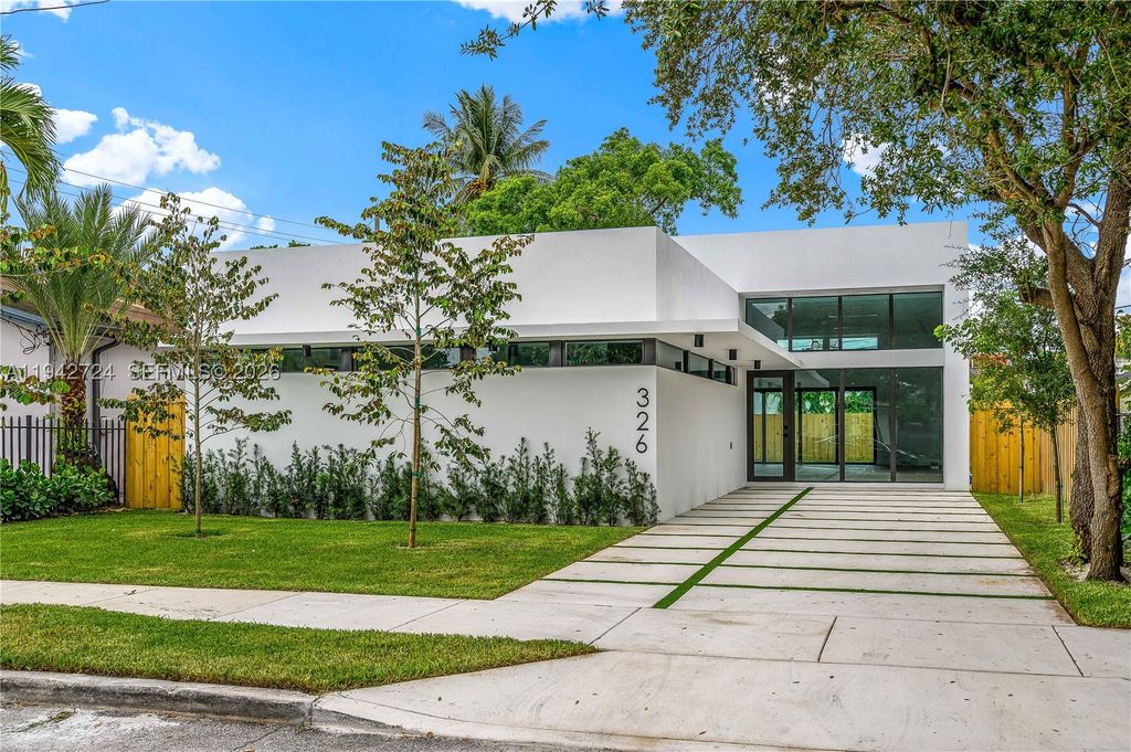 Luxury House for sale in Miami, 1 367 944 €, Photo 1