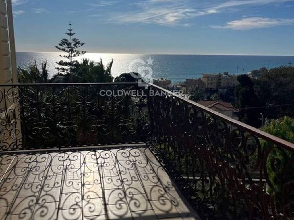 Luxury Apartment for sale in San Remo, 420 000 €, Photo 1