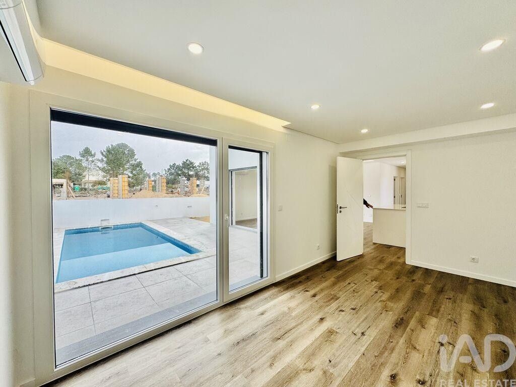 Luxury House for sale in Seixal, 560 000 €, Photo 3