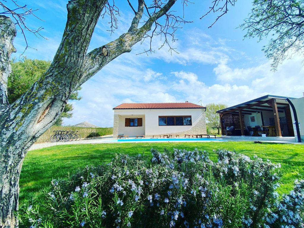 Maison de luxe à vendre à Rovinj, 1 037 500 €, Photo 1