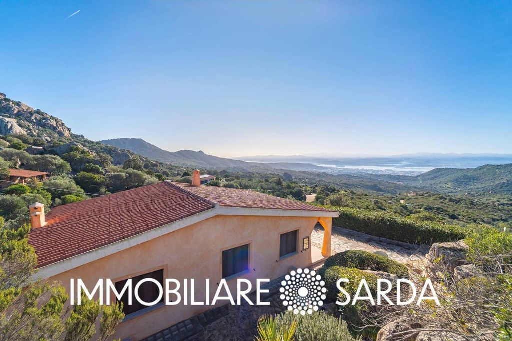 Maison de luxe à vendre à Olbia, 1 300 000 €, Photo 1