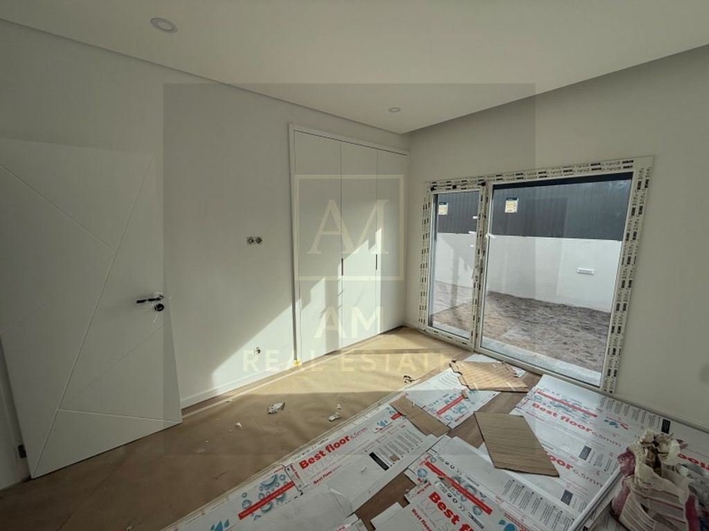 Luxury House for sale in Seixal, 410 000 €, Photo 5