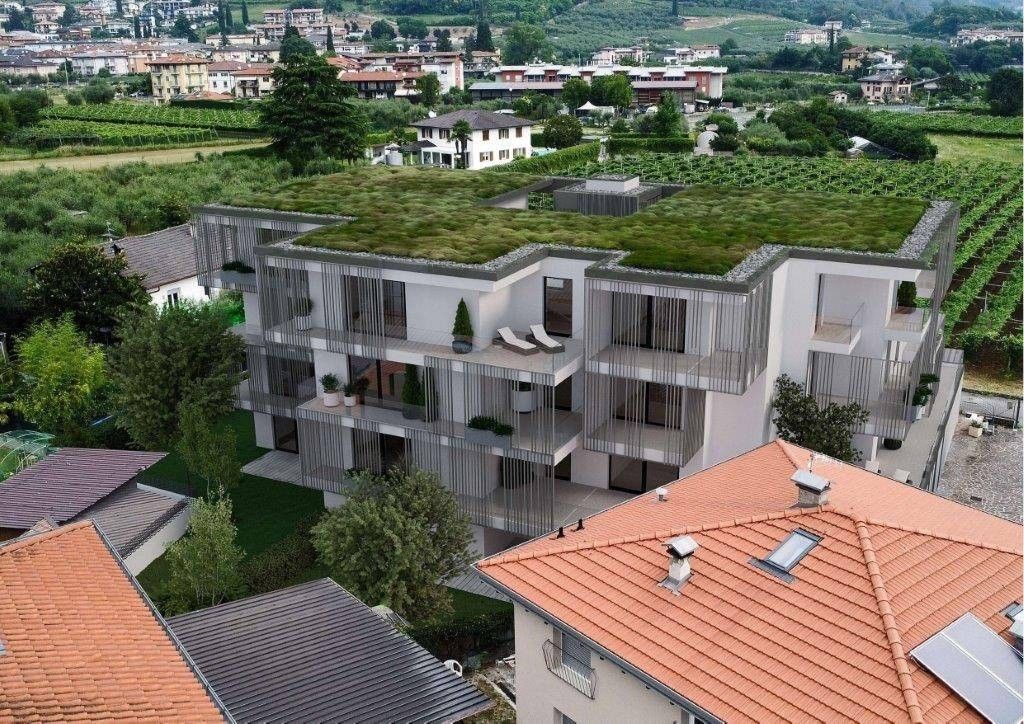 Luxury Apartment for sale in Riva Del Garda, 700 000 €, Photo 1