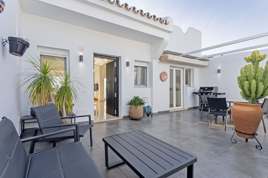 Maison de luxe à vendre à Nueva Andalucia, 995 000 €, Photo 3