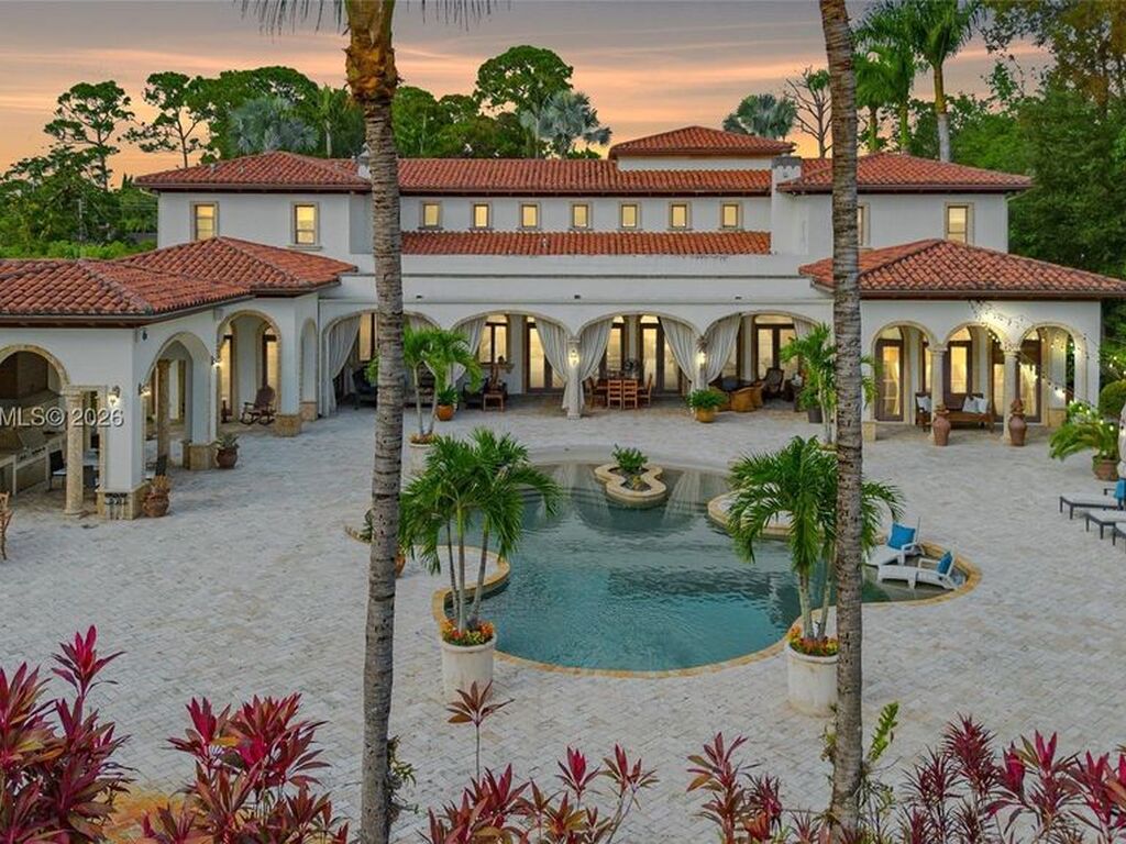 Luxury House for sale in Miami, 4 641 142 €, Photo 1
