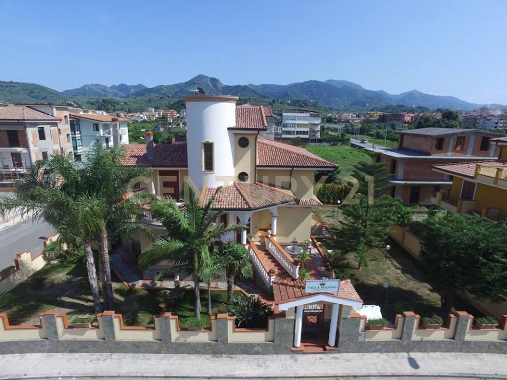 Luxury House for sale in Milazzo, 2 585 000 €, Photo 1