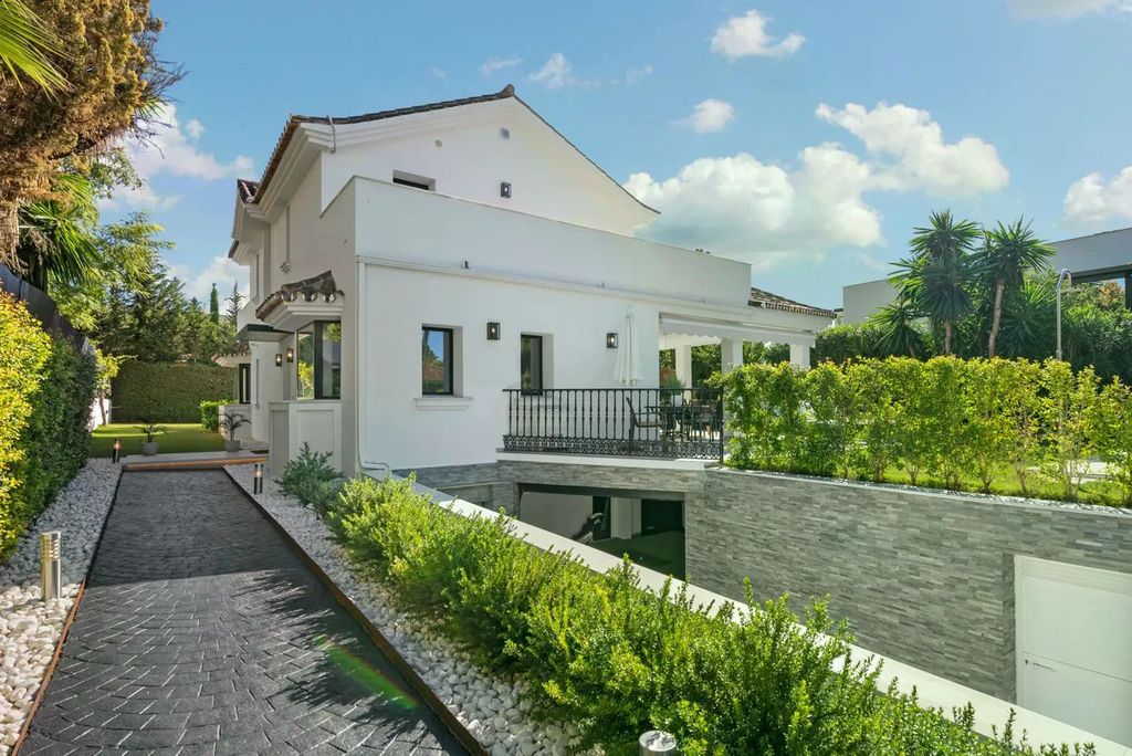 Luxury House for sale in Marbella, 2 650 000 €, Photo 3