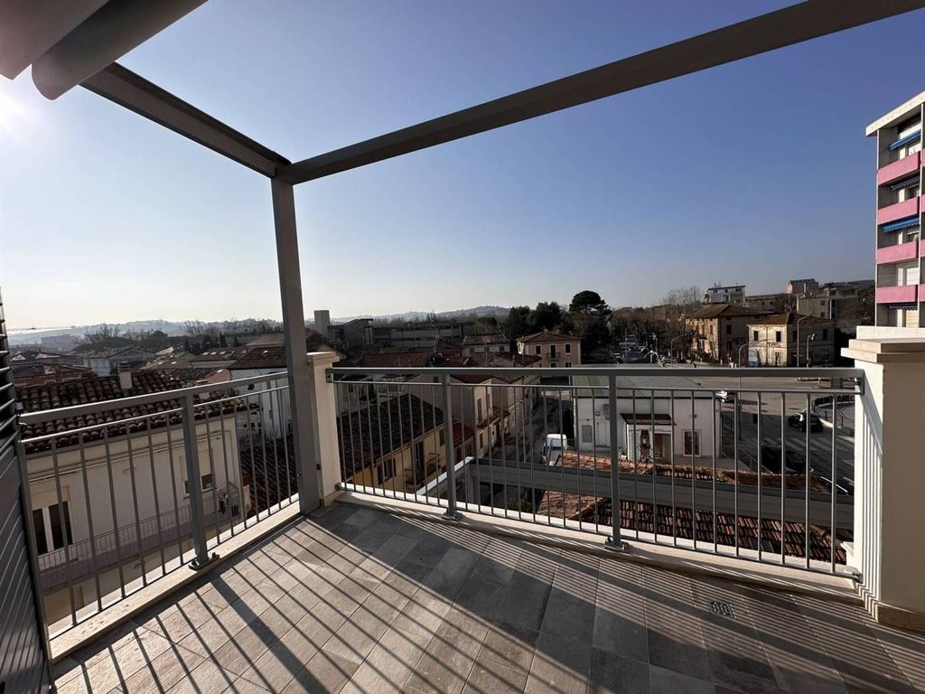 Appartement de luxe à vendre à Senigallia, 630 000 €, Photo 6