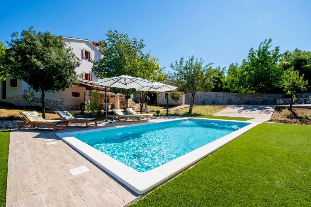 Maison de luxe à vendre à Labin, 680 000 €, Photo 2