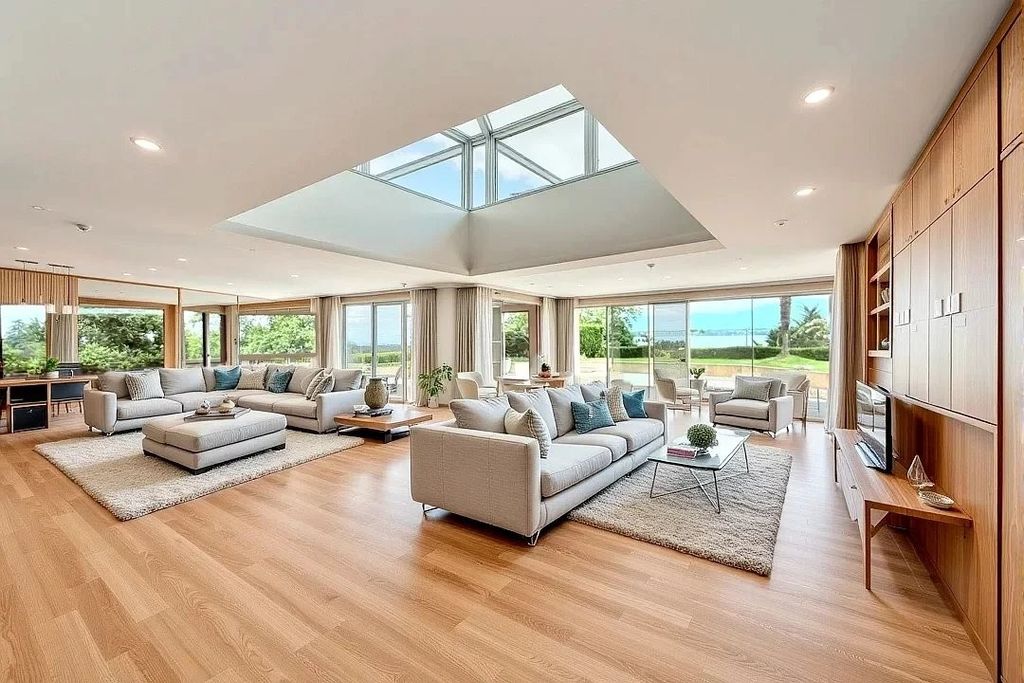 Luxury Apartment for sale in Tannay, 5 641 758 €, Photo 1