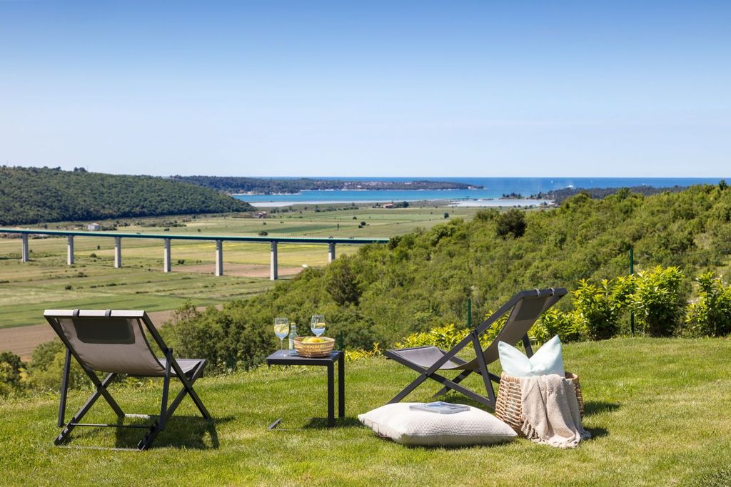 Maison de luxe à vendre à Novigrad, 1 400 000 €, Photo 3