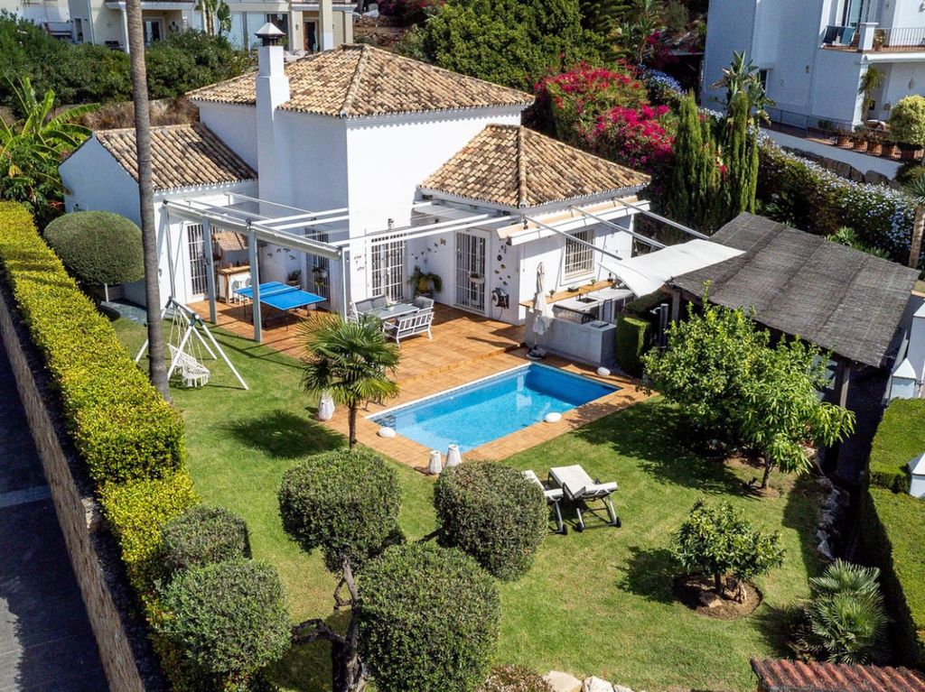 Luxury House for sale in Marbella, 999 000 €, Photo 1