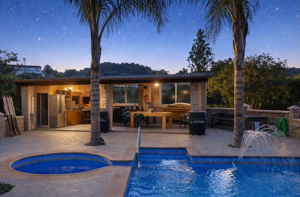 Luxury House for sale in Coín, 549 000 €, Photo 1