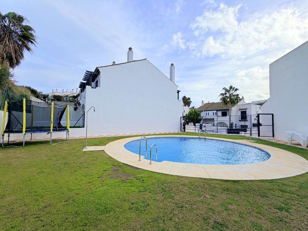 Luxury House for sale in Castillo de La Duquesa, 609 000 €, Photo 4