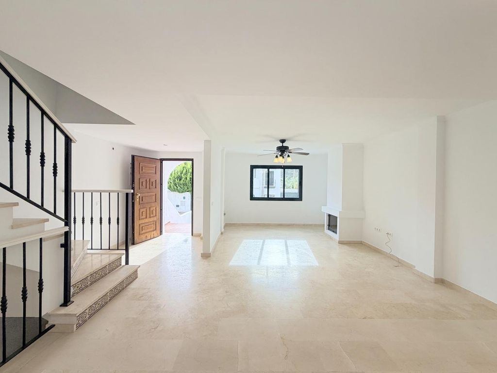 Luxury House for sale in Castillo de La Duquesa, 609 000 €, Photo 7