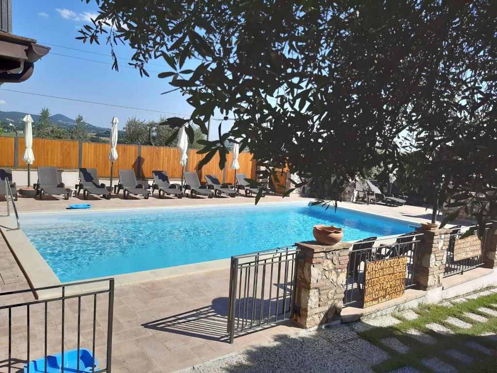 Maison de luxe à vendre à Narni, 990 000 €, Photo 1
