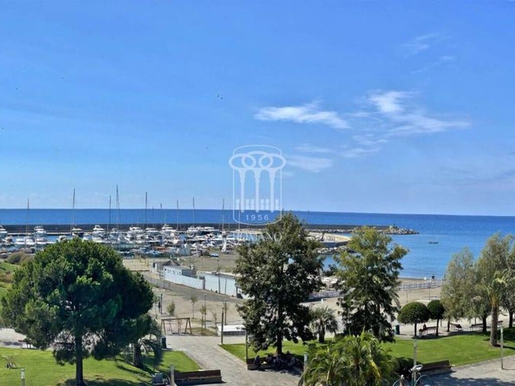 Luxury Apartment for sale in Chiavari, 1 500 000 €, Photo 1