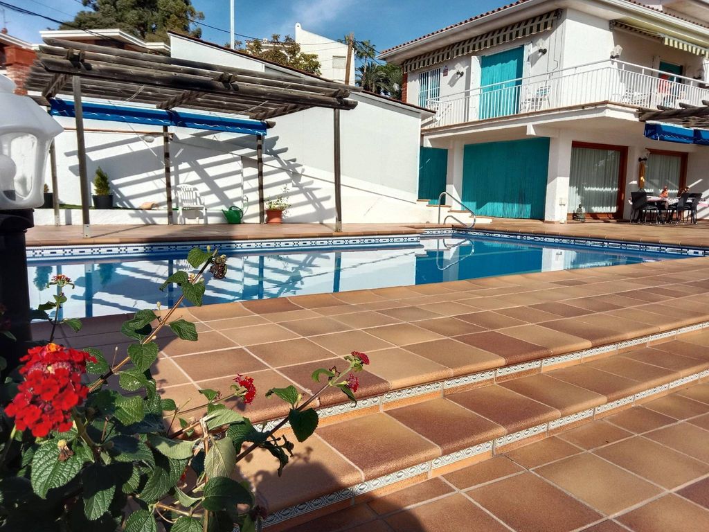 Maison de luxe à vendre à Santa Susanna, 580 000 €, Photo 2