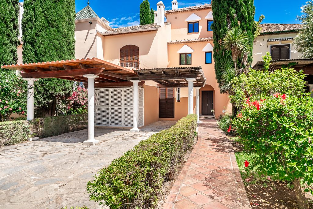 Luxury House for sale in Marbella, 2 599 000 €, Photo 1