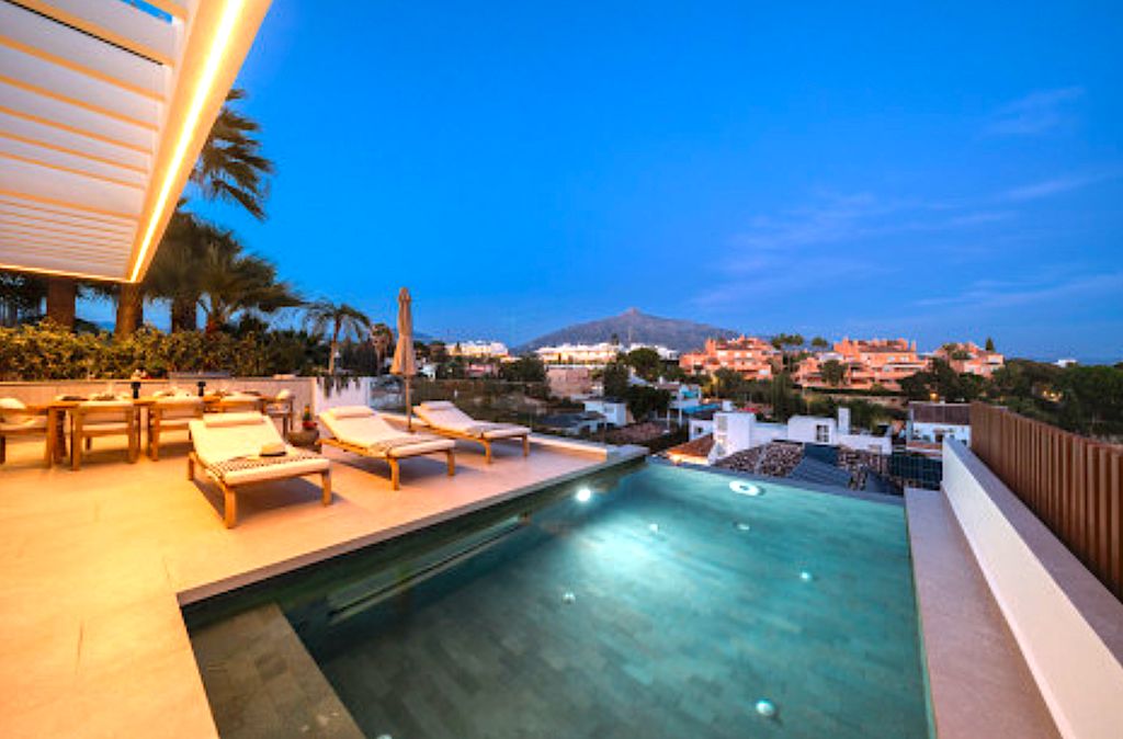Luxury House for sale in Marbella, 2 475 000 €, Photo 2