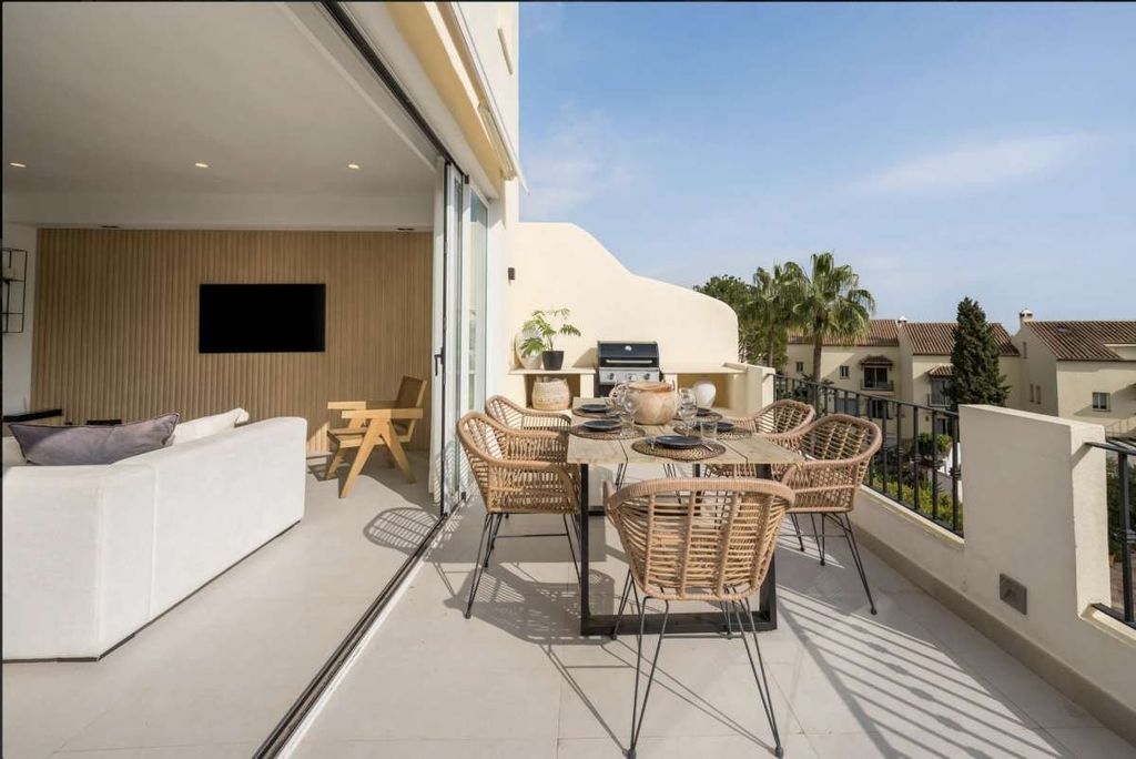 Luxury House for sale in Marbella, 850 000 €, Photo 3