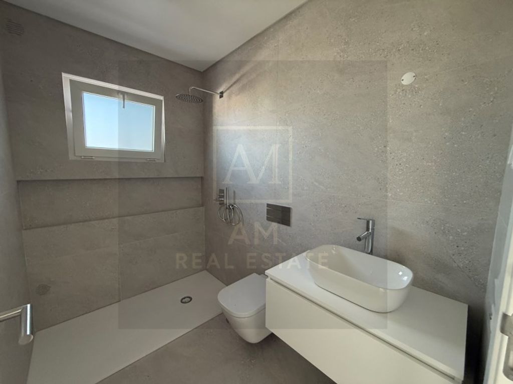 Luxury House for sale in Seixal, 455 000 €, Photo 1