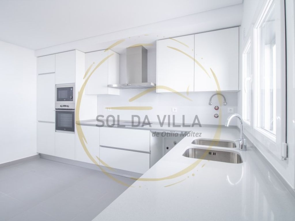Maison de luxe à vendre à Seixal, 585 000 €, Photo 1