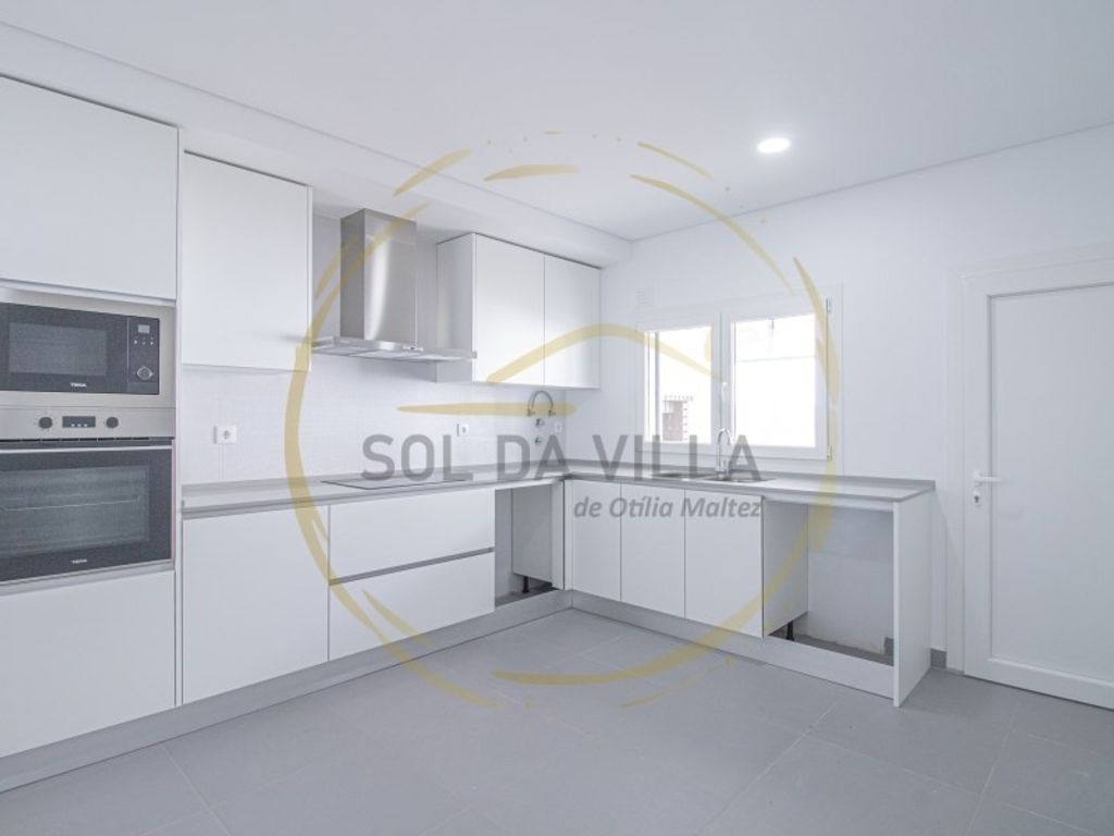 Luxury House for sale in Seixal, 585 000 €, Photo 2