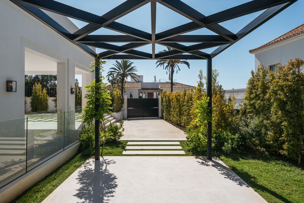 Luxury House for sale in Marbella, 4 595 000 €, Photo 2