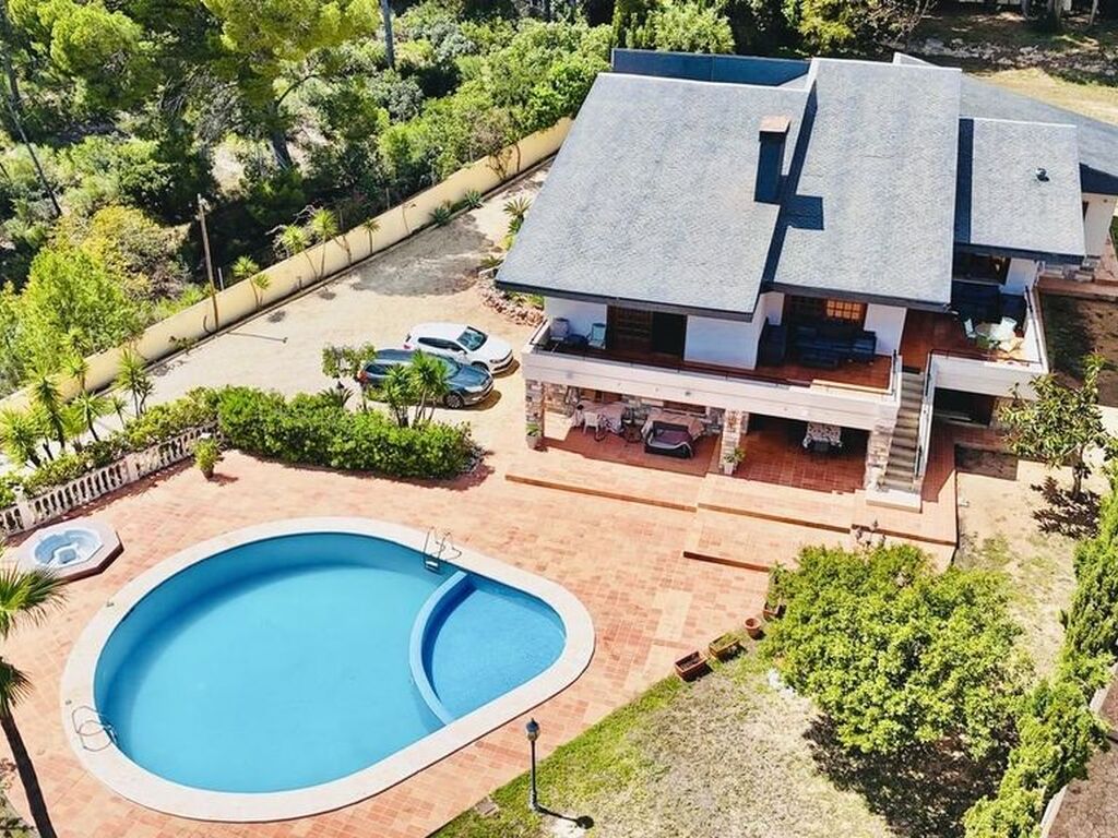 Luxury House for sale in La Nucia, 995 000 €, Photo 1