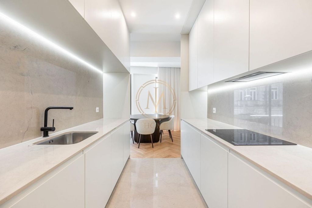 Luxury Apartment for sale in Porto, 1 200 000 €, Photo 1